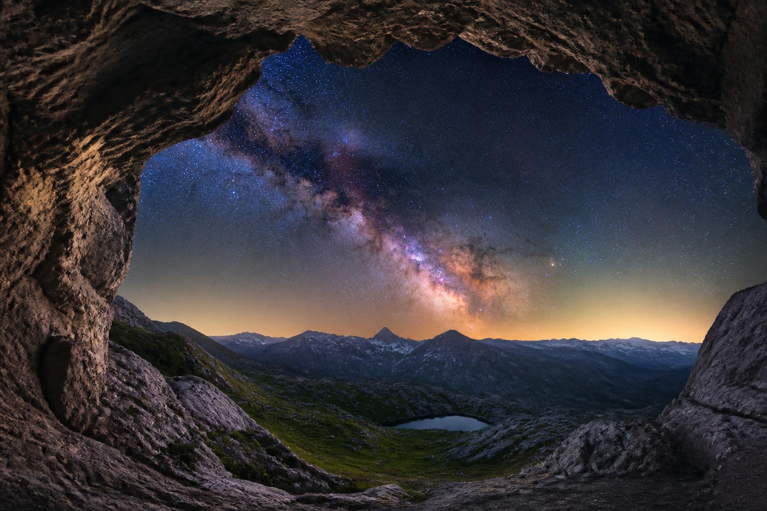 découvrez aventignan à travers des images fascinantes où le ciel rencontre la mystérieuse grotte, offrant un spectacle naturel unique à ne pas manquer.