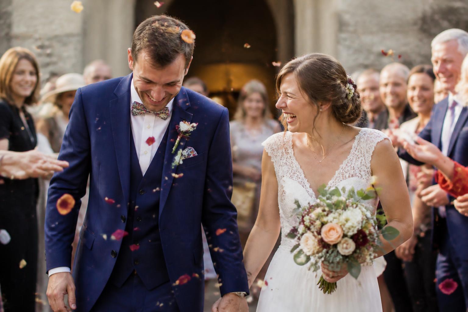 découvrez nos conseils essentiels pour choisir le photographe idéal qui capturera les plus beaux moments de votre mariage avec professionnalisme et créativité.