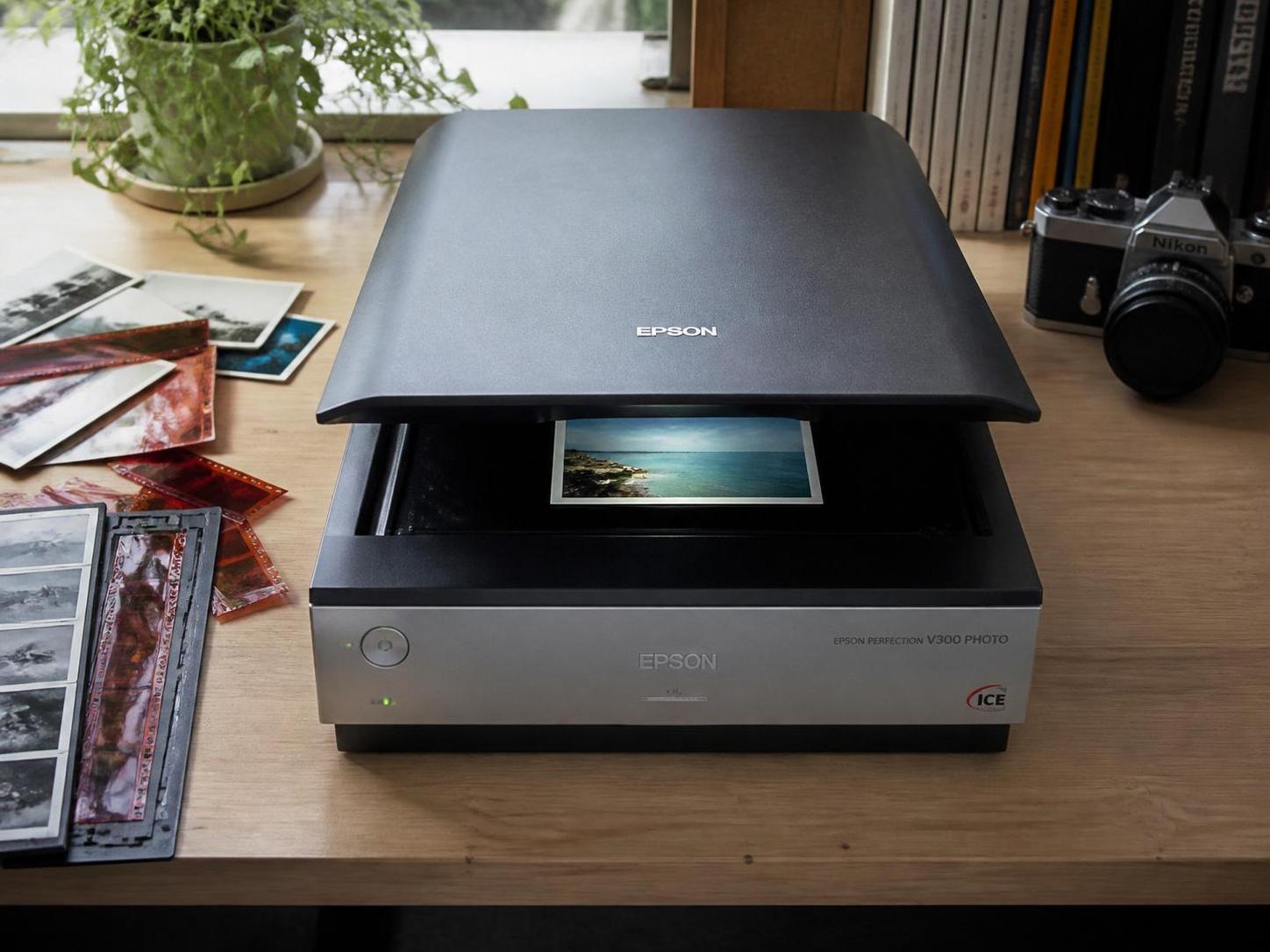 Epson v300 photo scanner : transformez vos souvenirs en images numériques de qualité 7 découvrez le scanner photo epson v300 : numérisez facilement vos souvenirs pour obtenir des images numériques de haute qualité et revivez vos moments précieux en toute simplicité.