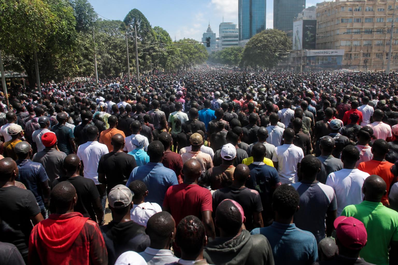 clarification : des manifestants congolais ne réclament pas le départ du président félix tshisekedi. démêlez le vrai du faux sur cette information.