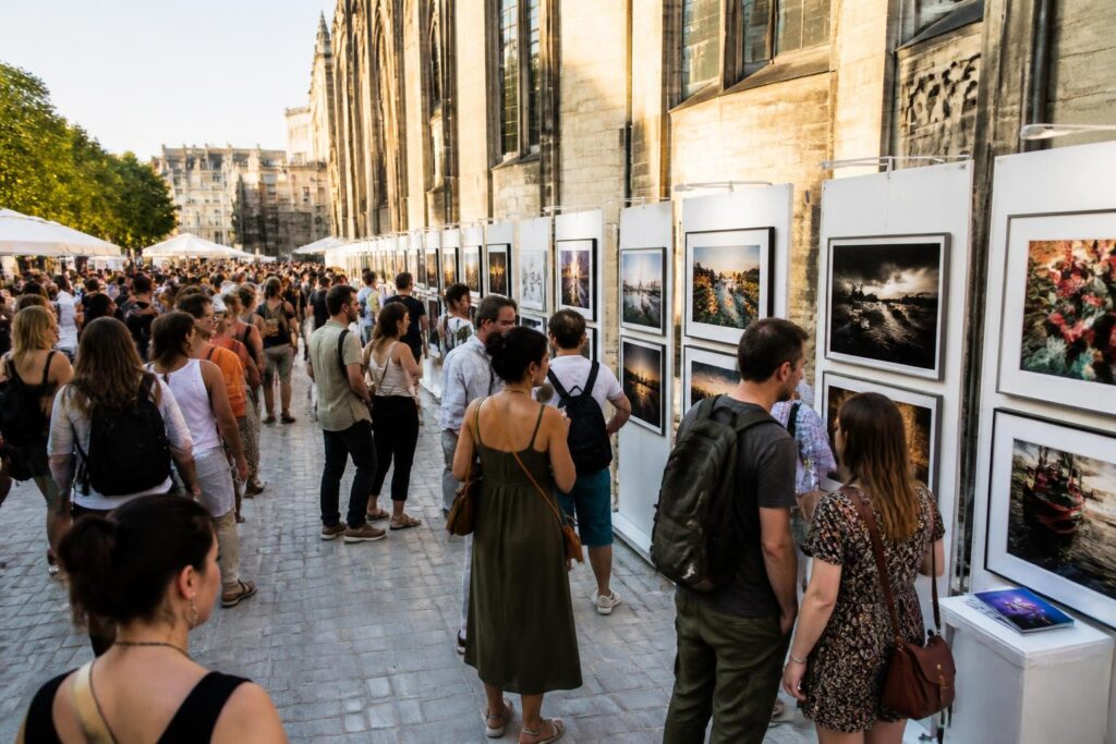 découvrez le retour exceptionnel du festival de photographie inédit en france avec sa deuxième édition, du 28 au ... ne manquez pas cet événement unique alliant créativité et innovation.