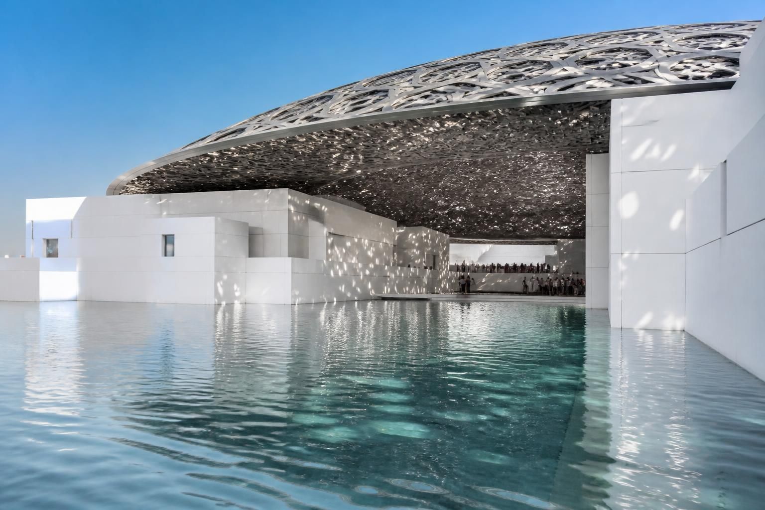 Découvrez les photos exceptionnelles du louvre abu dhabi à ne pas manquer 6 explorez les photos exceptionnelles du louvre abu dhabi, un chef-d'œuvre architectural et culturel incontournable à découvrir absolument.