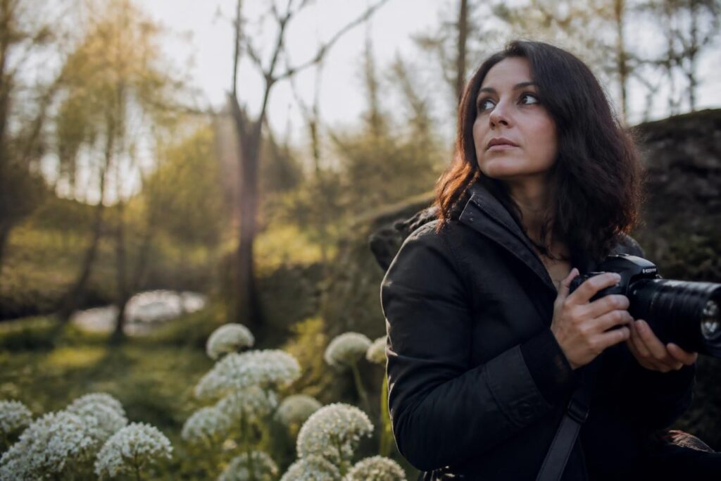 découvrez 'aura d’instants photographie', le projet captivant d'alison bartolini tracz à flagnac, une invitation à saisir la beauté éphémère des moments précieux à travers son objectif.