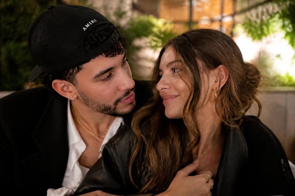 plongez dans l'univers amoureux de bad bunny et découvrez gabriela berlingeri, la femme qui fait battre le cœur de la star mondiale. une histoire d'amour passionnante à ne pas manquer !