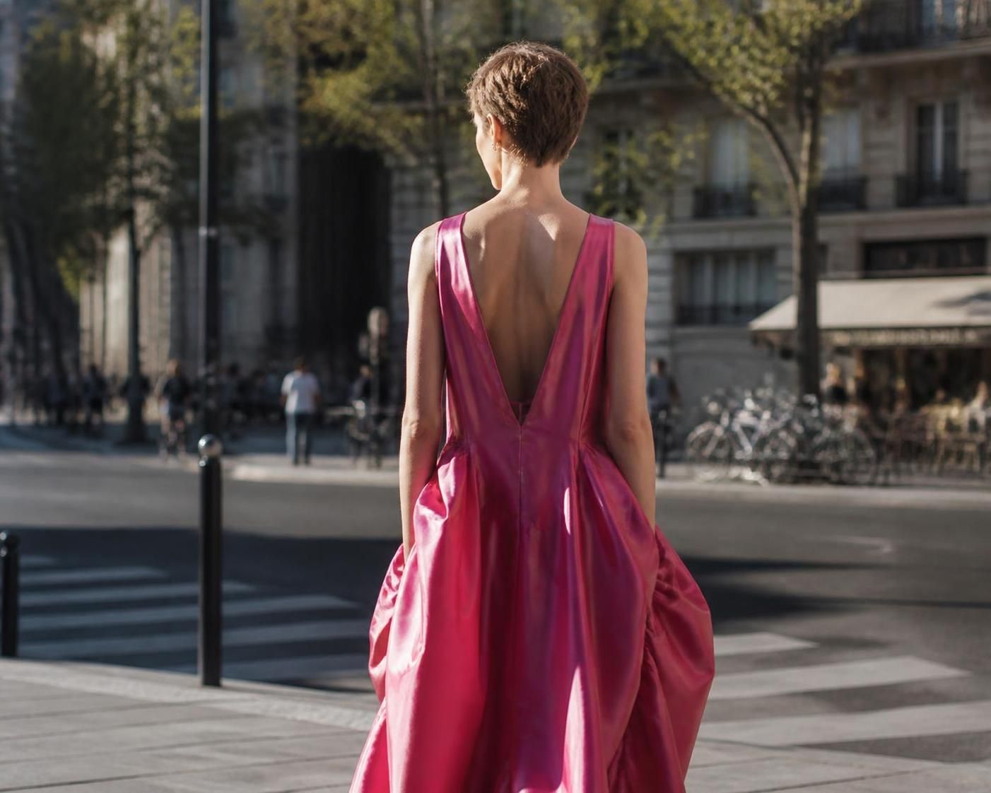 Ă 15 ans, Billy, fils de Julie Depardieu et Philippe Katerine, s'affirme en robe rose sur la couverture... 7 Ă 15 ans, billy, fils de julie depardieu et philippe katerine, fait sensation en posant en robe rose sur une couverture, affirmant son style unique et sa confiance en soi.