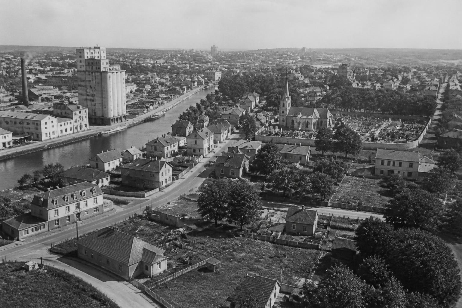 Voyage dans le temps : le faubourg Saint-Aignan révélé en images de 1954 6 découvrez le faubourg saint-aignan tel qu'il était en 1954 grùce à une série d'images inédites qui vous plongent dans le passé de ce quartier historique.