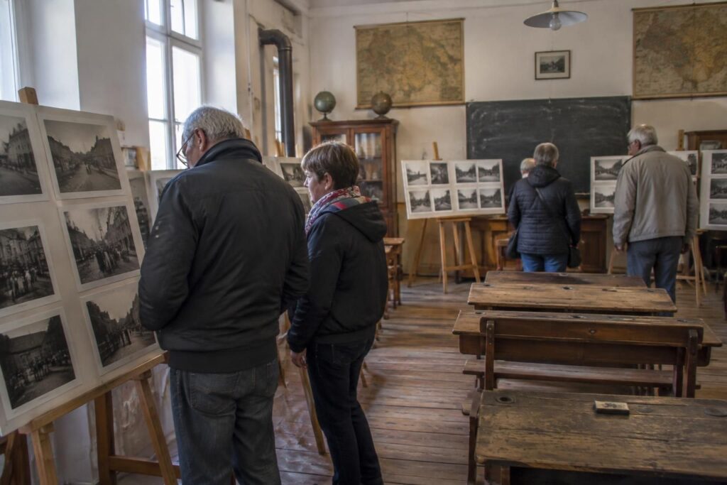 à fraize, la classe-musée met à l’honneur les photographies de lapie et invite à découvrir une collection au cœur du patrimoine local.