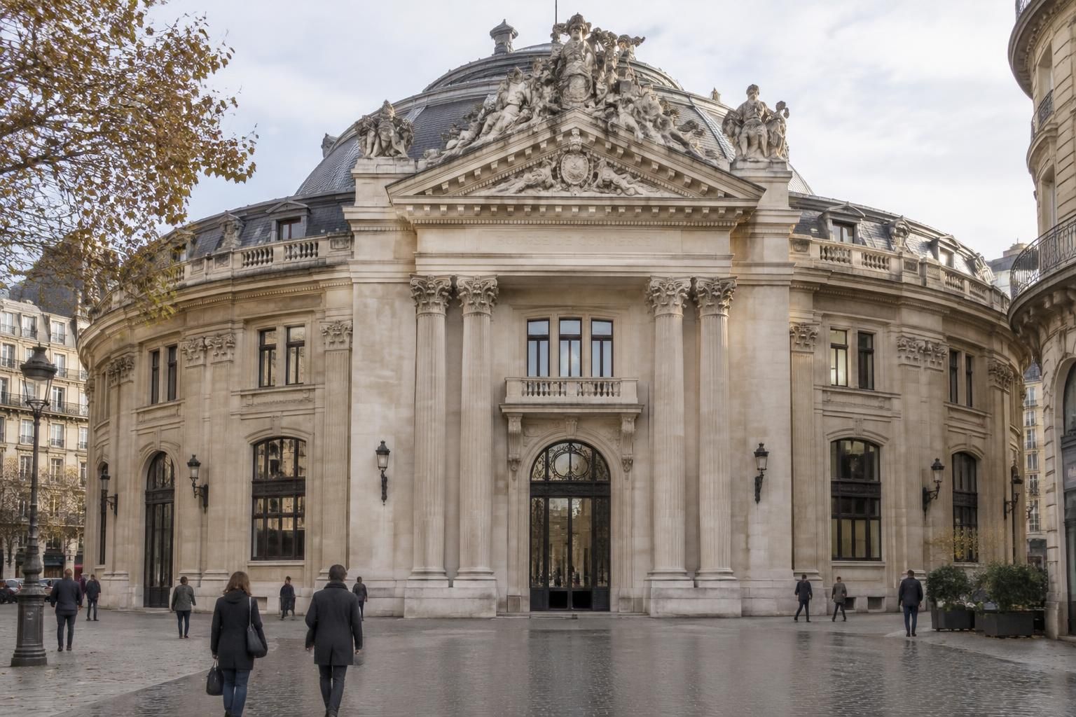 À la Bourse de Commerce, 700 chefs-d’œuvre photographiques dévoilent leurs secrets 7 à la bourse de commerce, explorez 700 chefs-d’œuvre photographiques et découvrez les histoires et secrets qui se cachent derrière ces images.